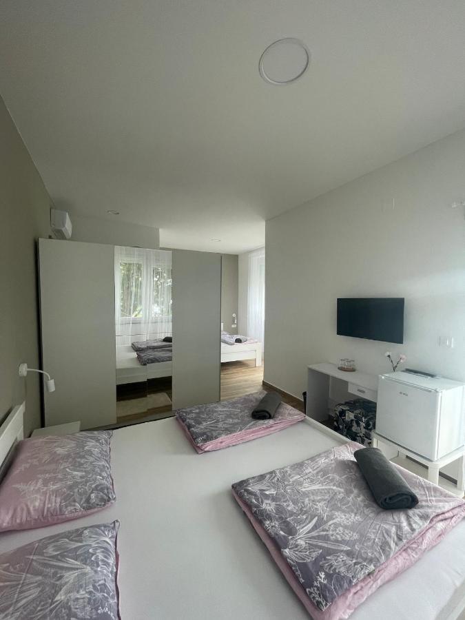 Villa Lovorka By Villa Eva Omišalj Chambre photo