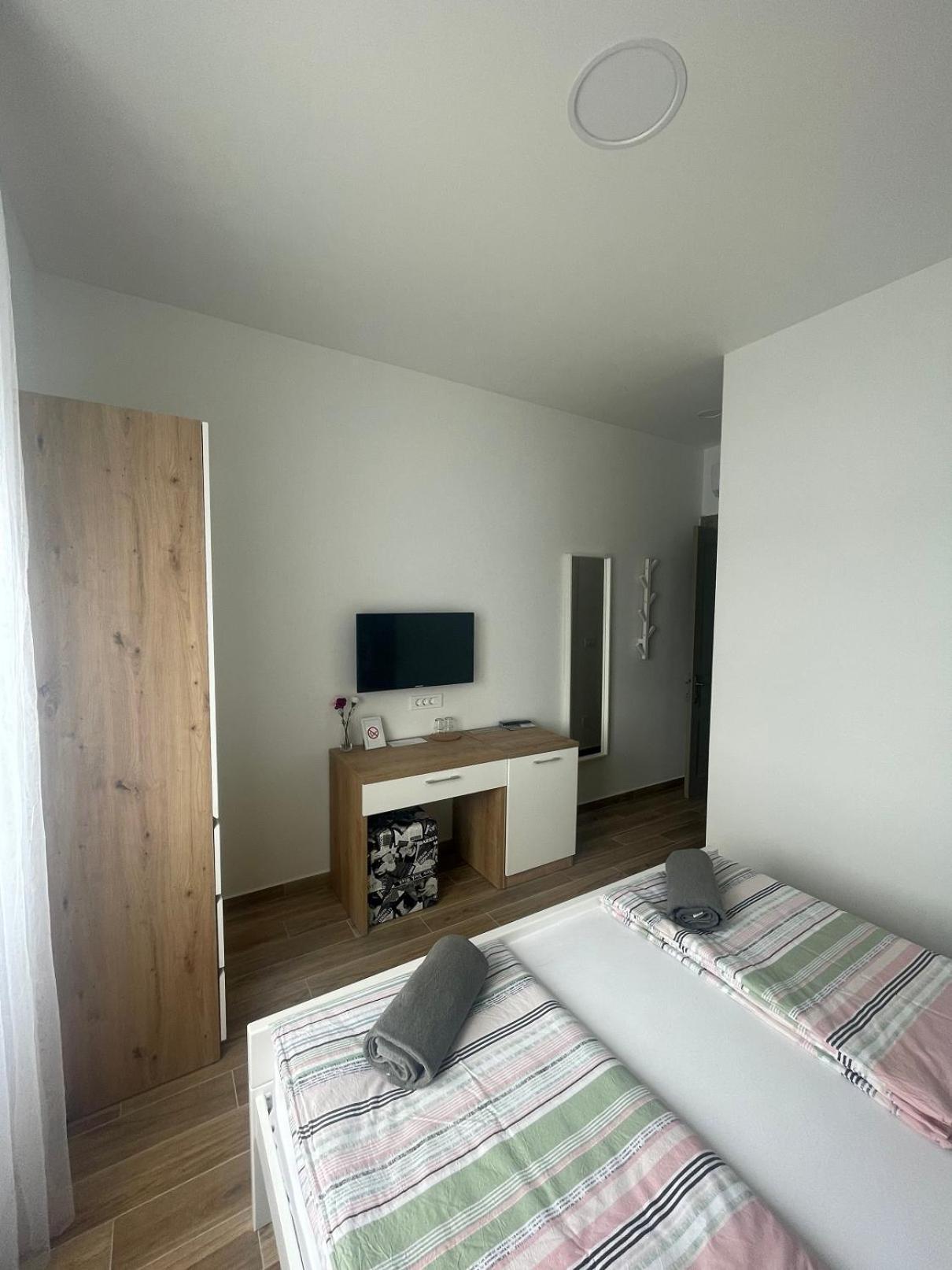 Villa Lovorka By Villa Eva Omišalj Chambre photo
